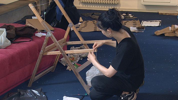 TeleCantabria - Yuko Mohri "crea arte" con sus talleres, en Santander