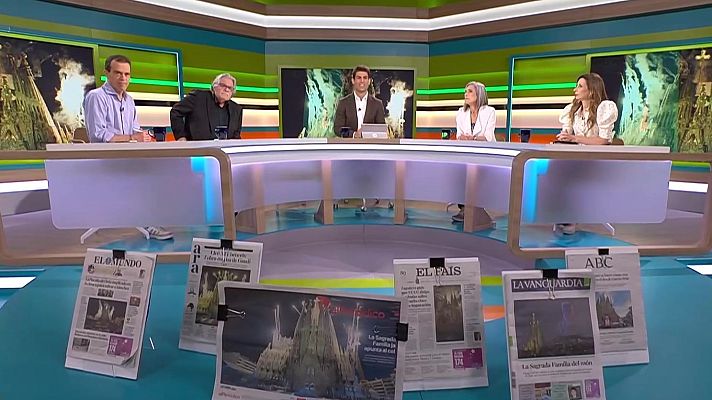 L'altaveu al pati - Sagrada Família, cantaires i Trump