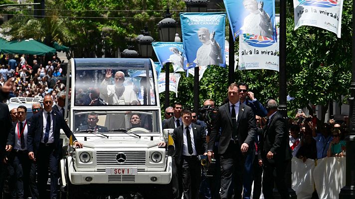 Telediario 1 - El papa recibe la llave de oro de Las Palmas antes de visitar la catedral de Santa Ana