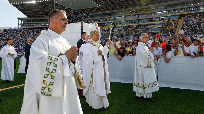 Especial informativo - Visita del papa Le�n XIV a Espa�a: Misa en el estadio de Gran Canaria - Lengua de signos - Especiales informativos | Ver