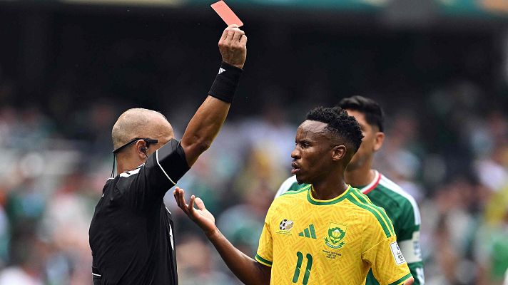 Copa Mundial de la FIFA 2026 - Tarjeta roja a Themba Zwane en el partido México - Sudáfrica | Mundial 2026