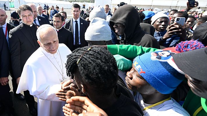 RTVE Noticias Vídeo - Varios migrantes cuentan sus experiencias al papa: "En mi primer viaje en patera murieron 20 personas"