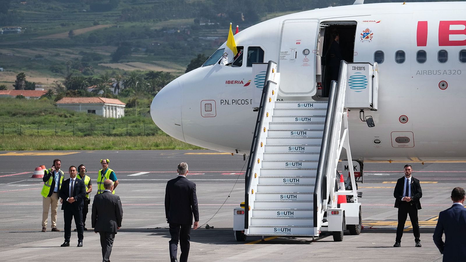 Entrevista al decano del Colegio Oficial de Pilotos - La tarde en 24h | Ver