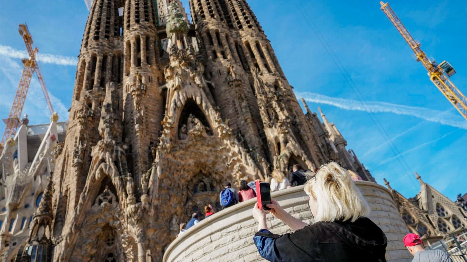 La visita del papa detona el turismo en la Sagrada Familia | Ver