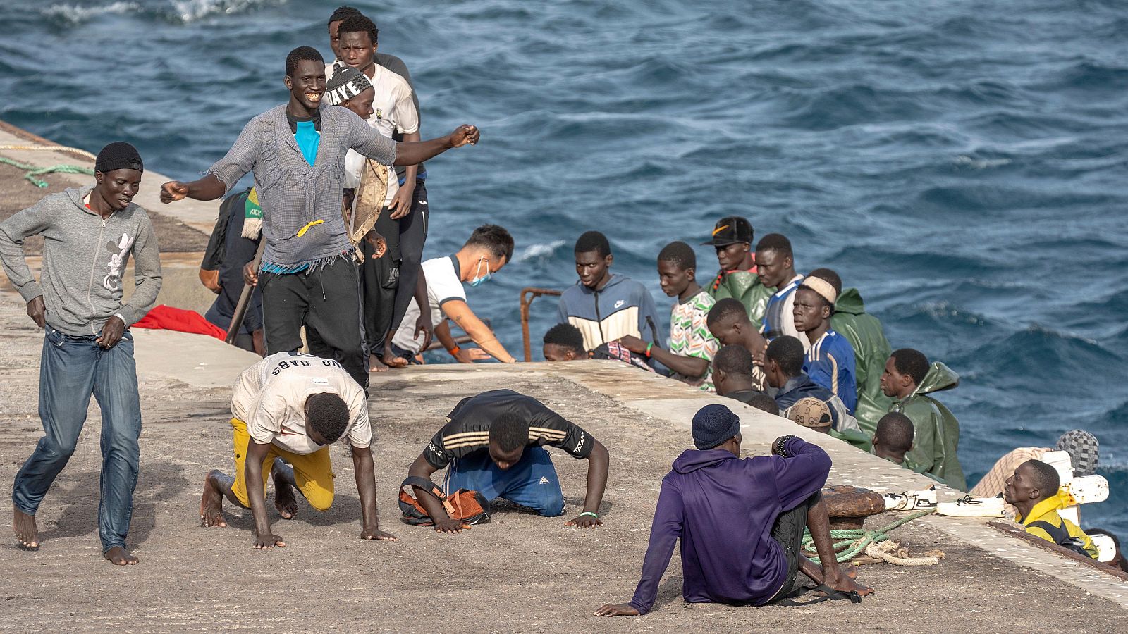 El Hierro, puerta de entrada de la inmigración a Europa - Europa | Ver