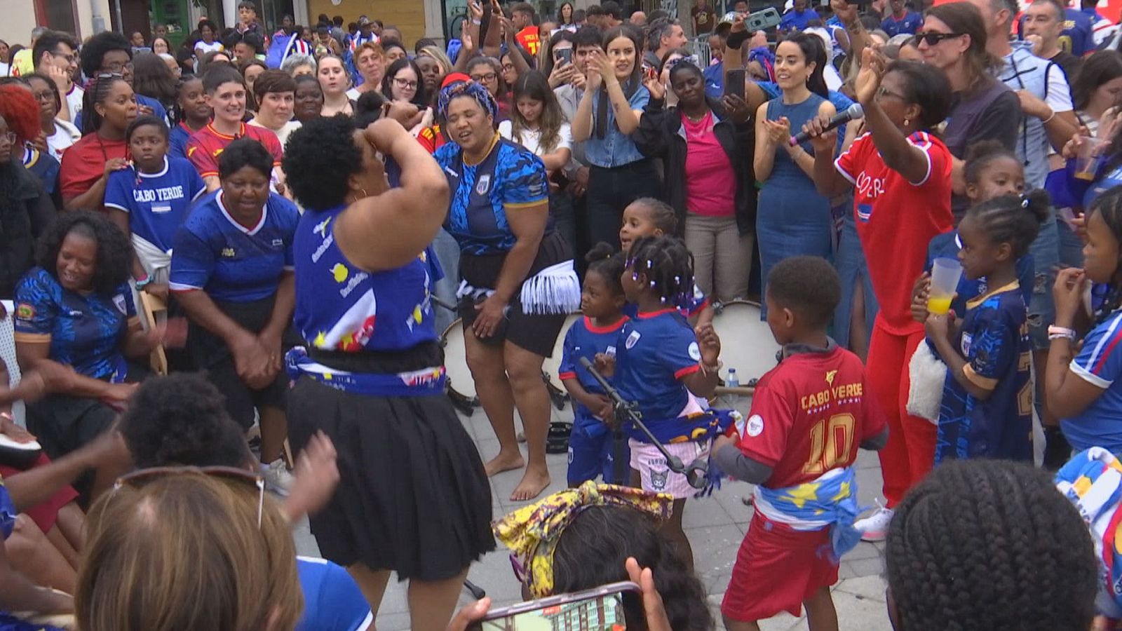 Burela celebra o empate a cero entre España e Cabo Verde - Telexornal - Galicia | Vexa