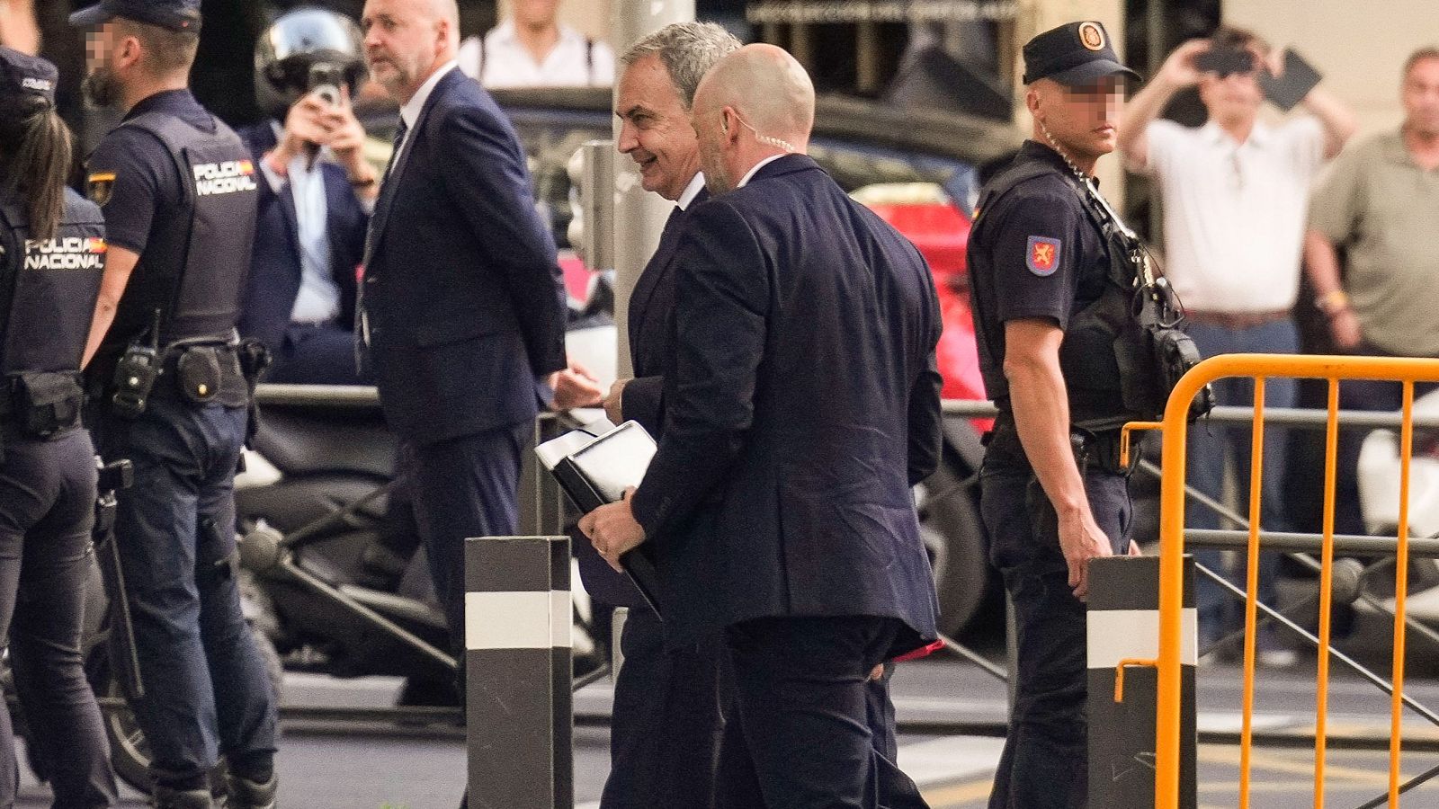 El Gobierno defiende la presunción de inocencia de Zapatero y los socios parlamentarios exigen explicaciones - Informativo 24h | Ver