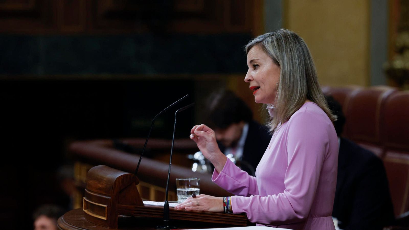 "La ciudadanía merece más explicaciones que una solicitud de confianza ciega" - 24 horas | Ver