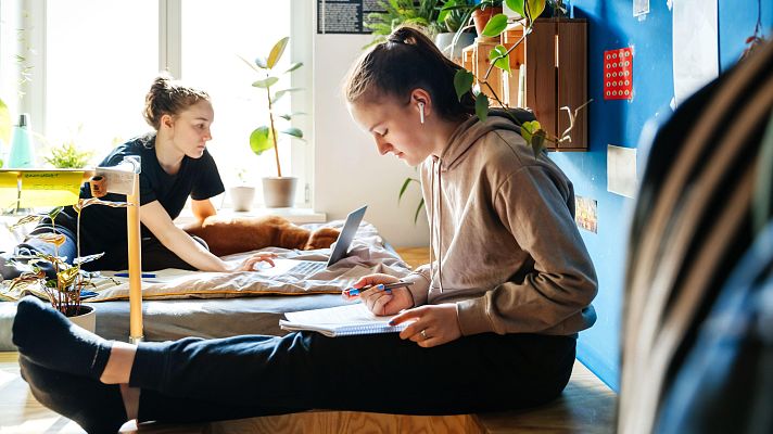 Telediario 2 - ¿Son realmente los jóvenes una "generación de cristal?