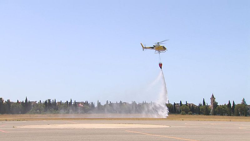 10 mitjans aeris i 350 efectius lluitaran contra les flames a les Illes