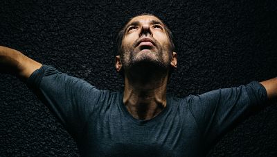 "La búsqueda de tener un cuerpo y una mente nueva" by Israel Galván