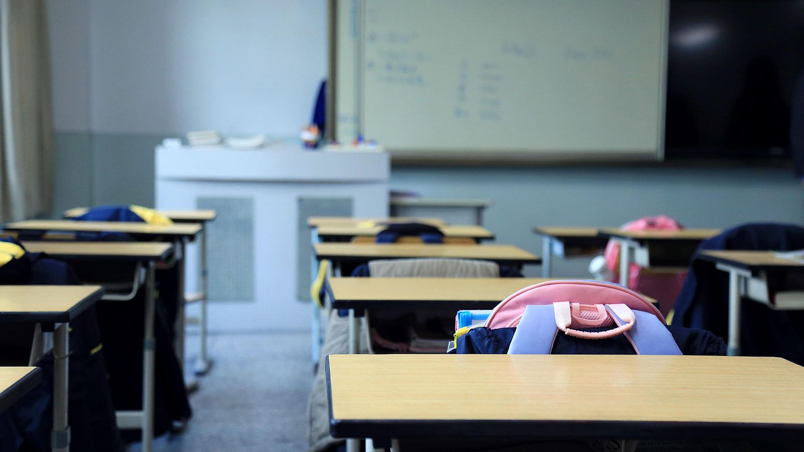 Los alumnos se despiden de las clases en un fin de curso marcado por el calor