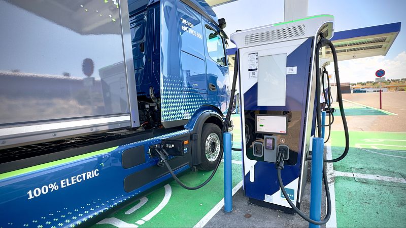Camiones eléctricos y cargadores: la ruta que ya recorre Extremadura - Noticias de Extremadura | Ver