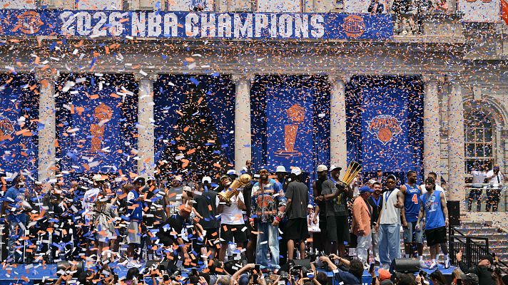 Teledeporte - Nueva York corona a los Knicks con las llaves de la ciudad en la celebración del título de la NBA