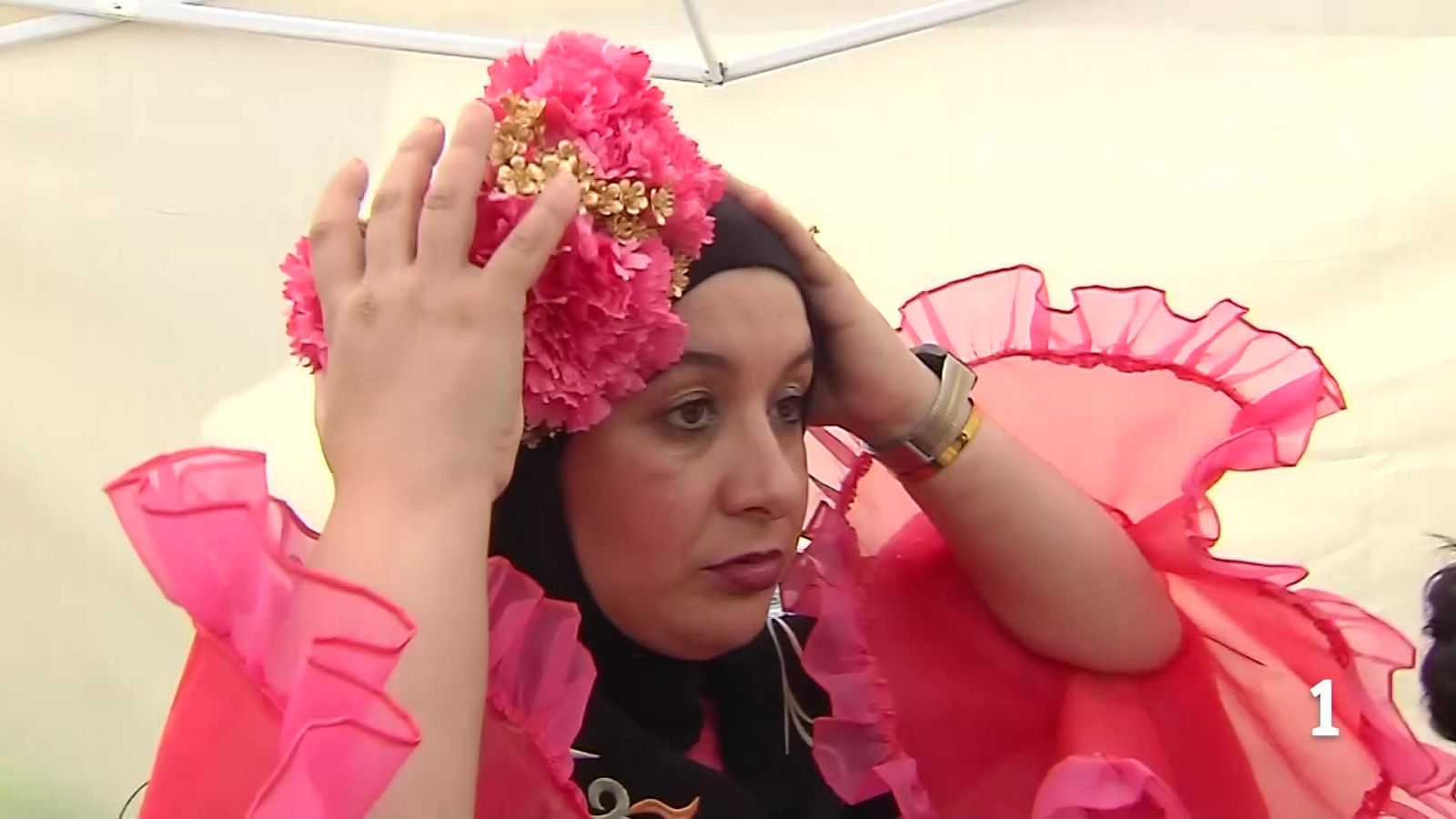 Desfile flamenco multicultural en Algeciras - Noticias Andalucía | Ver