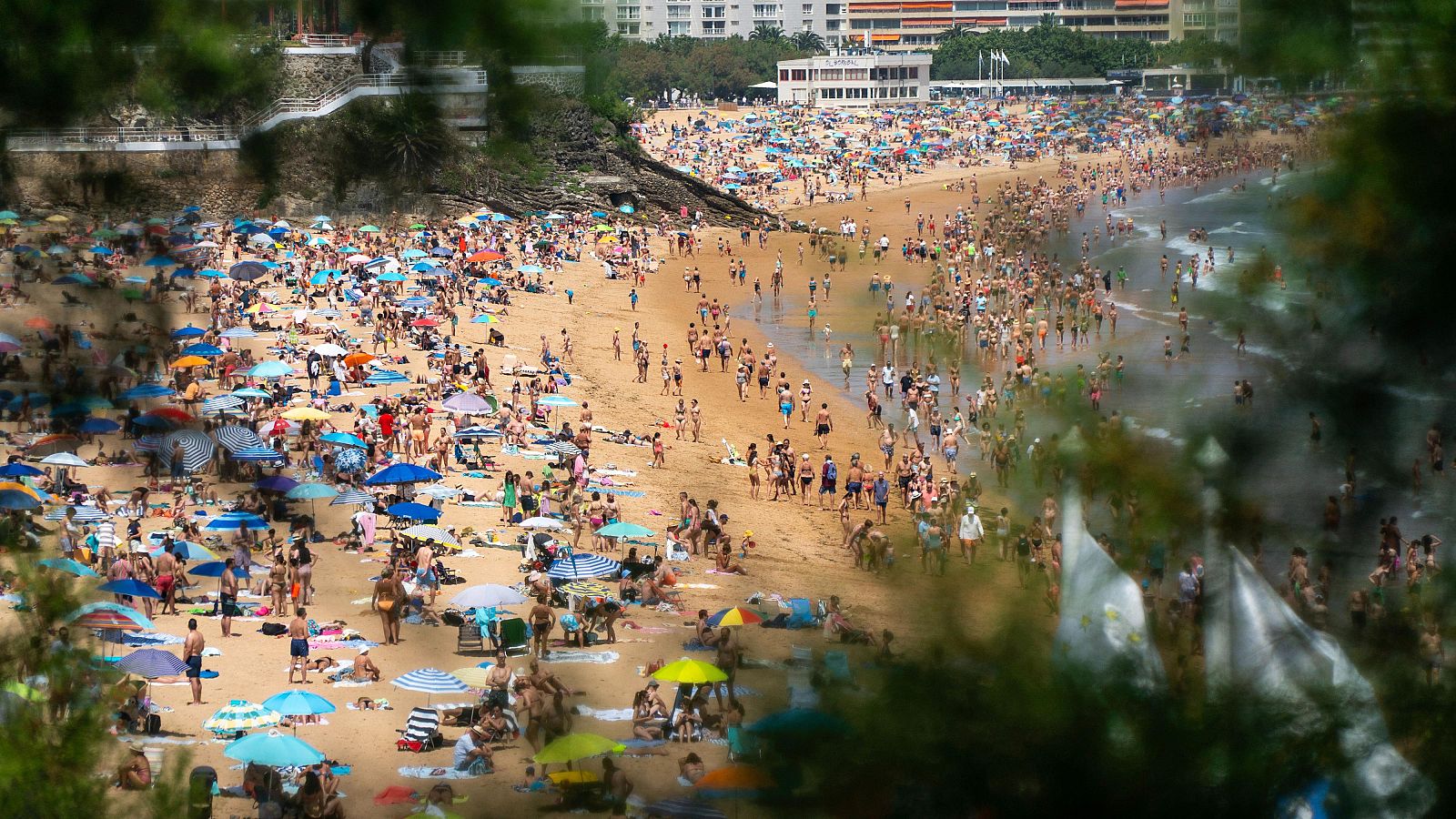 España da la bienvenida a la primera ola de calor del verano | Ver