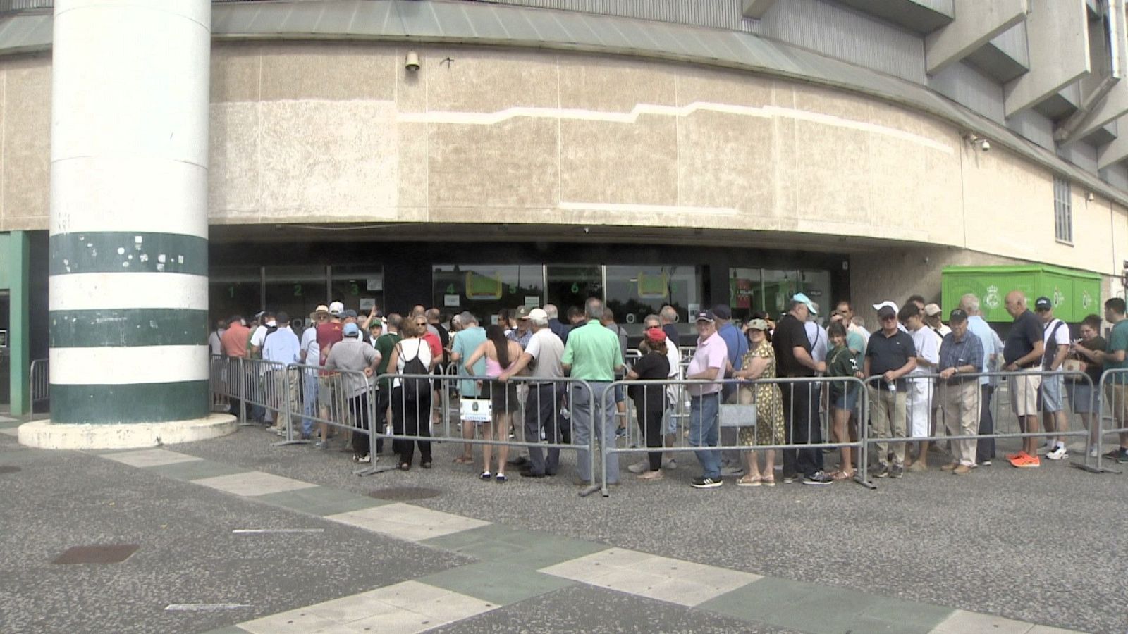 Los precios de los abonos del Racing suben un 25% - TeleCantabria | Ver