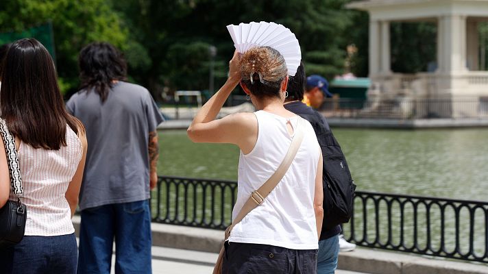 Telediario Matinal - La ola de calor llega su pico con máximas de 44 grados y noches tórridas