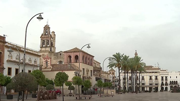 Telediario 2 - Écija desafía al verano rozando los 40 grados en las horas más críticas del día