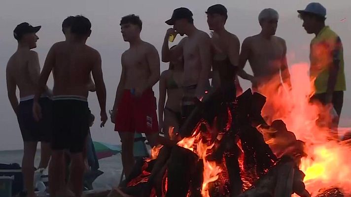 Noticias Andalucía - Hogueras de San Juan en Almería y Huelva