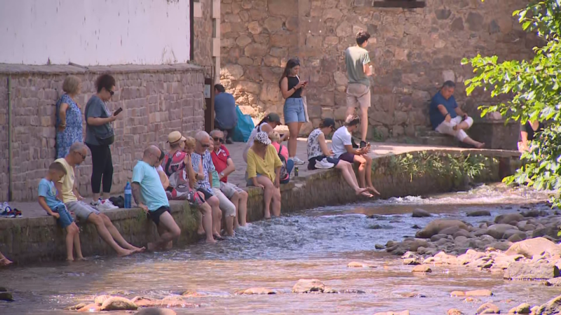 Avisos por altas temperaturas en el interior y en la costa cántabra - TeleCantabria | Ver
