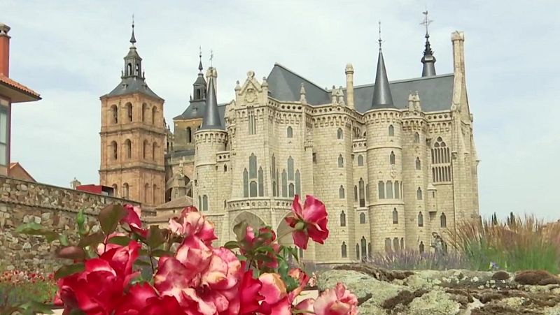 Palacio de Astorga, la primera obra de Gaudí en León - Ver ahora