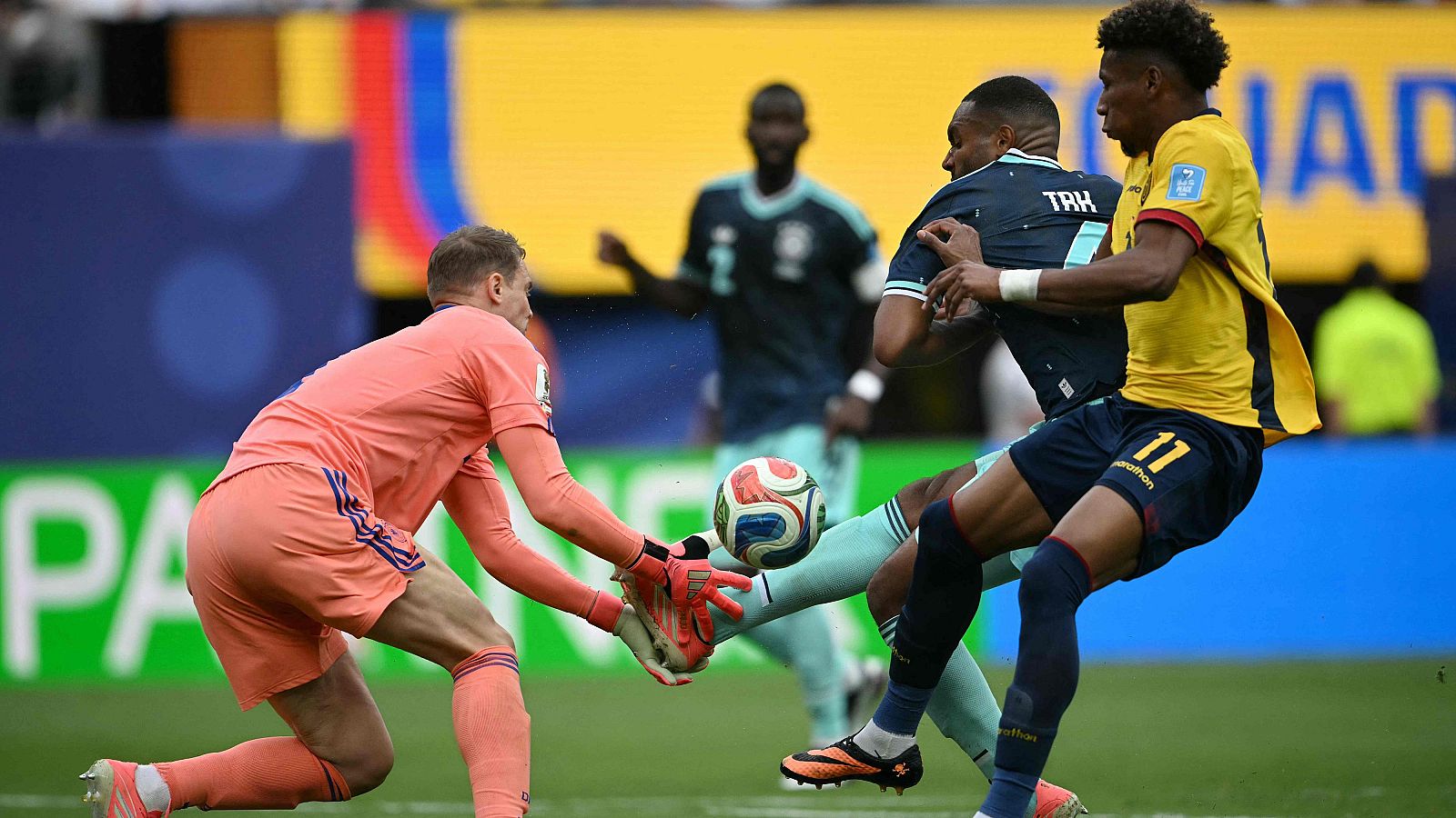 Error de Alemania en el minuto 71 del Ecuador - Alemania (1-1) | Mundial 2026 | Ver vídeo