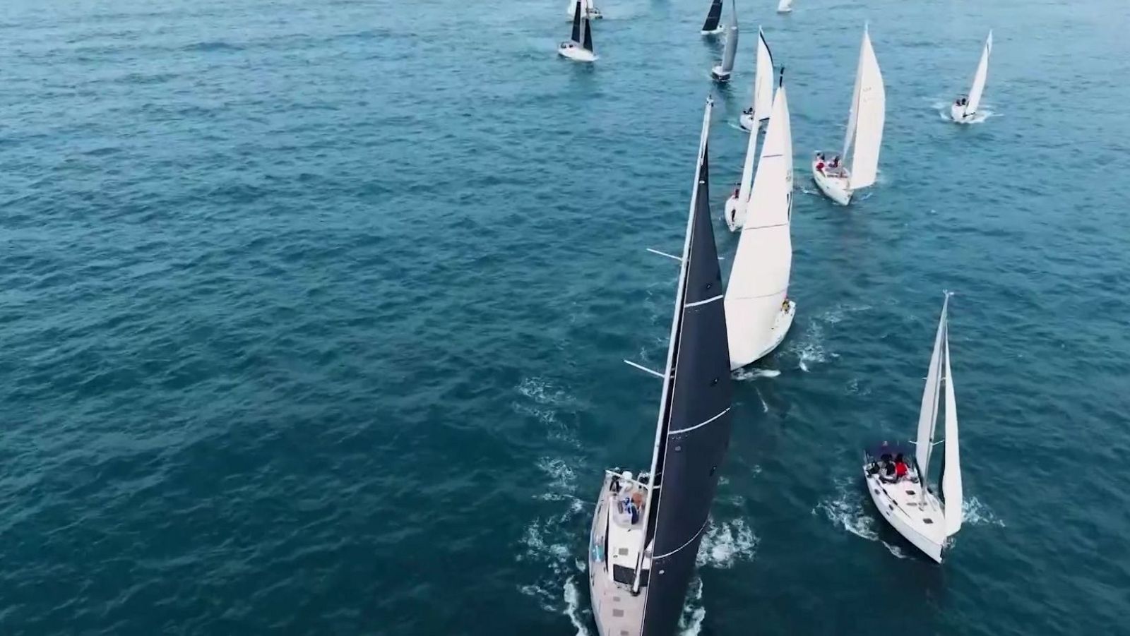 Vela de altura - La ruta de la sal rumbo Ibiza y regata Menorca San Juan - Vela | Ver