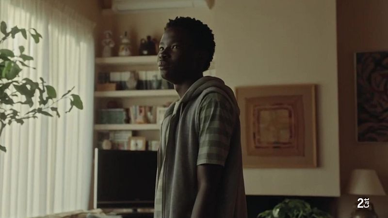 La història d'Ousman Umar al cinema amb 'Viatge al país dels blancs' - L'Informatiu | Veure
