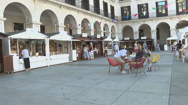 TeleCantabria - Inaugurada la Feria del Libro de Santander 2026