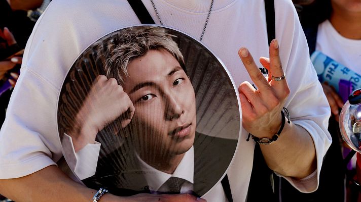 Telediario 1 - Furor en Madrid con la llegada de BTS