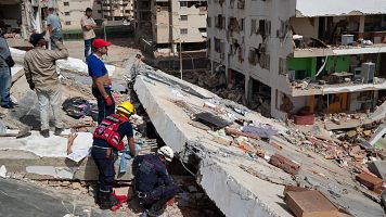 La carrera contrarreloj entre los escombros: los equipos de rescate apuran las horas decisivas