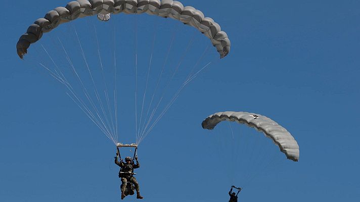 Informativo 24h - Muere un cabo del Ejército durante un salto paracaidista nocturno en Huesca