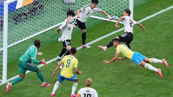 Copa Mundial de la FIFA 2026 - Salvada de Tomiyasu y Suzuki en el minuto 53 del Brasil - Japón (0-1) | Mundial 2026