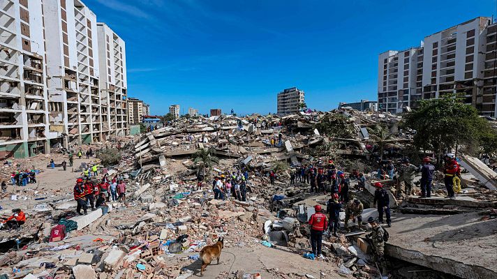 Telediario 2 - Caraballeda, de punto turístico a un mar de escombros: las secuelas de los terremotos en Venezuela