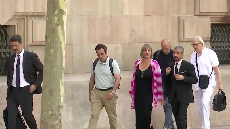 Comença el judici contra l'antiga cúpula de Salut per la vacunació de policies a Catalunya - L'Informatiu | Veure