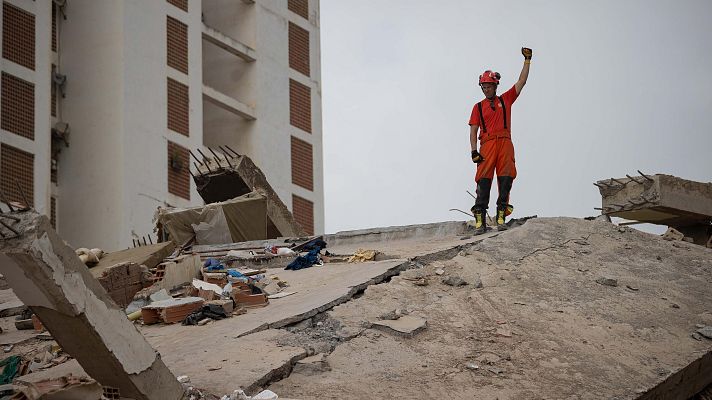 Telediario 2 - Continúan los rescates en Venezuela seis días después