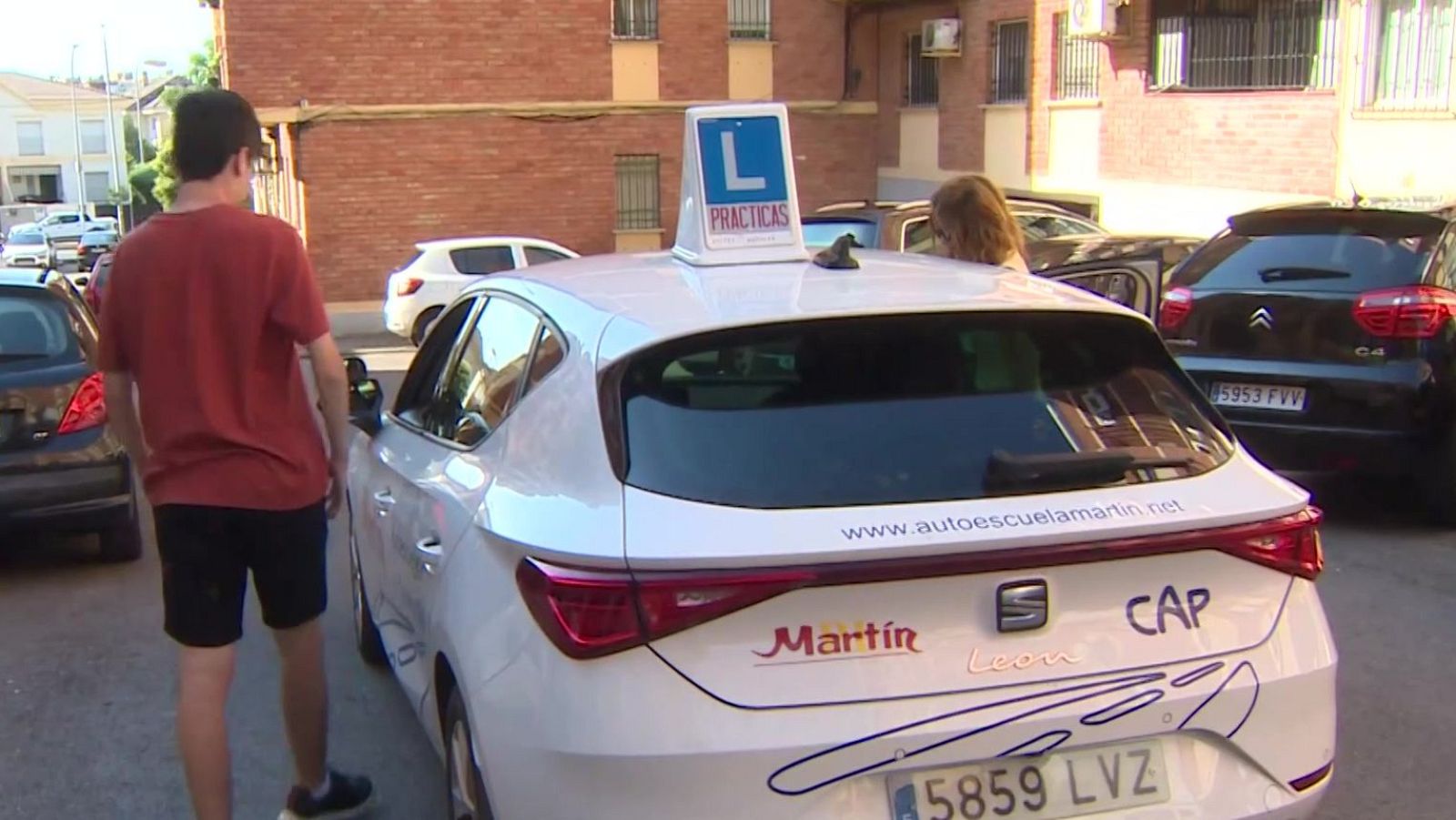 Los aspirantes a examinarse del carné de conducir acumulan meses de espera - Noticias Murcia | Ver