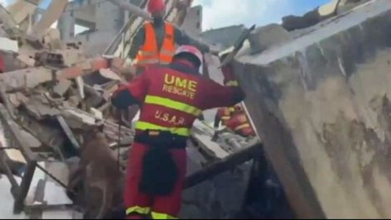 Las secuelas del doble terremoto en Venezuela: La UME trabaja para recuperar cuerpos de entre los escombros