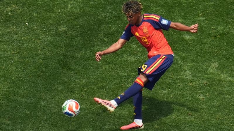 Ocasión clara de Lamine Yamal en el minuto 84 del España - Austria (2-0) | Mundial 2026 | Ver vídeo