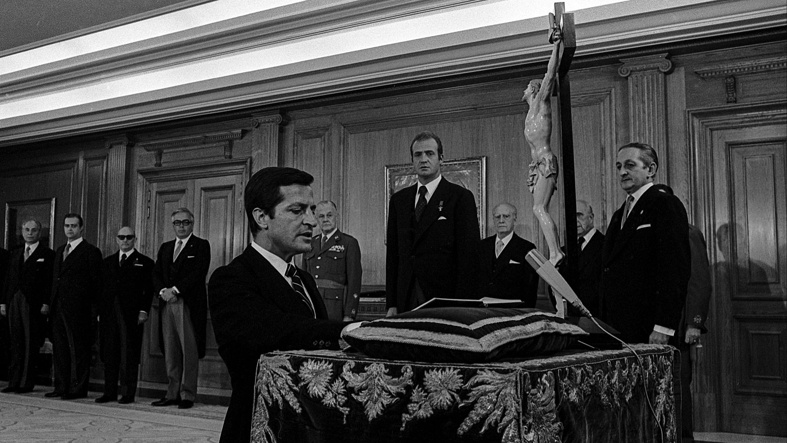 Adolfo Suárez, el presidente que liquidó el franquismo - La noche en 24h | Ver