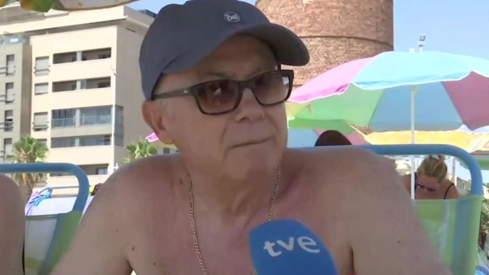 Multas de hasta 60.000 euros por hacer hoyos en la playa - Directo al grano | Ver