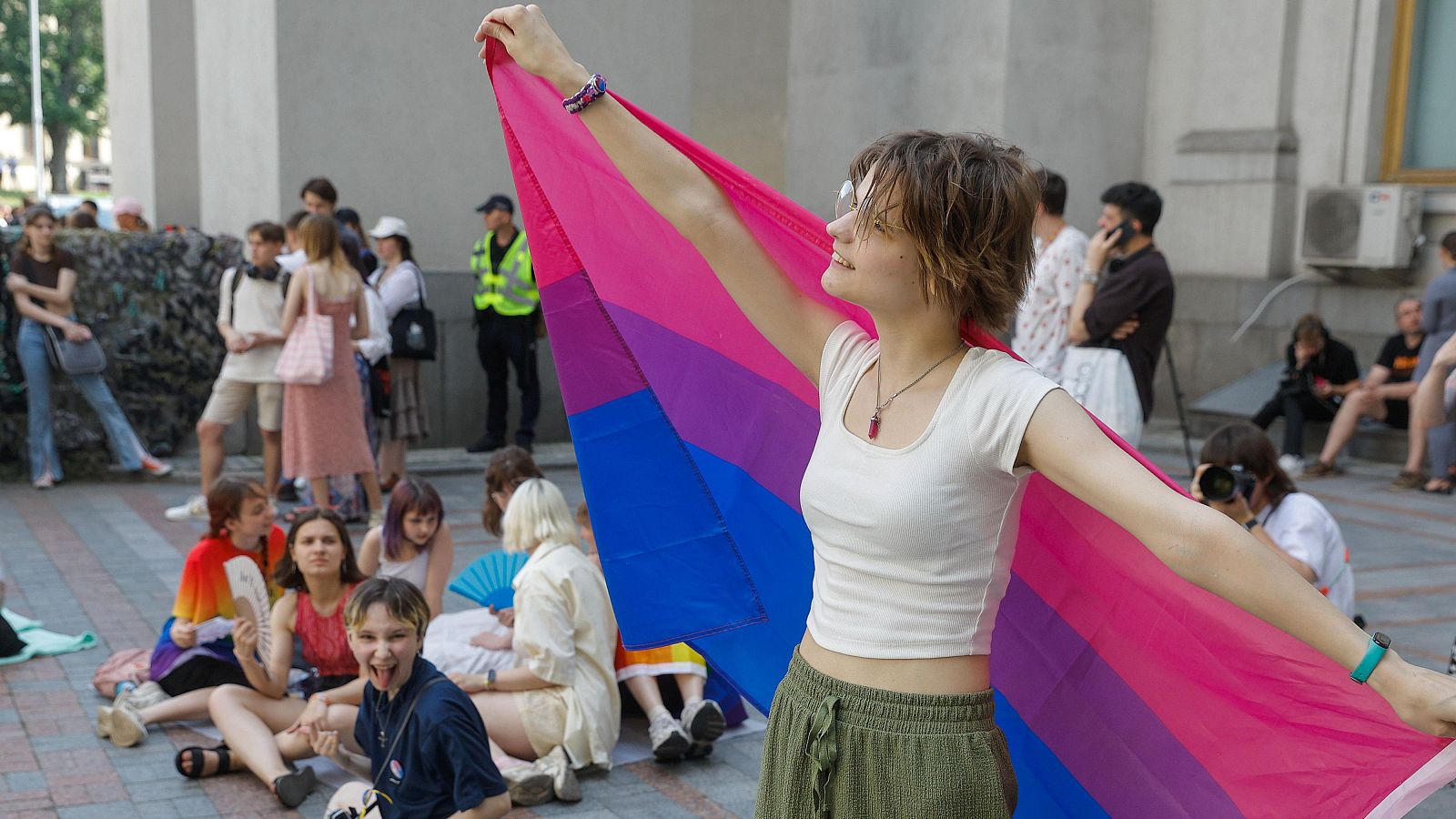 La reivindicación de los bisexuales: la falta de referentes y el cuestionamiento constante | Ver