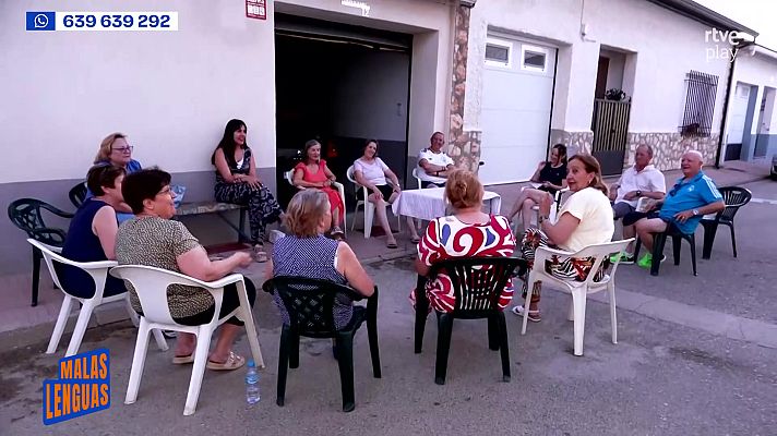 Malas lenguas - La tradición de salir a la fresca sigue muy viva