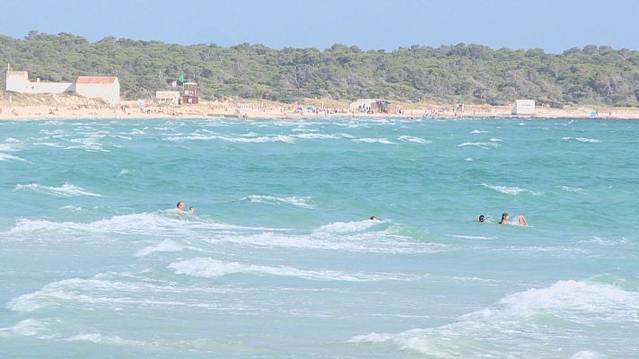 Informatiu Balear - La protecció d'Es Trenc enfronta Govern i entitats ecologistes