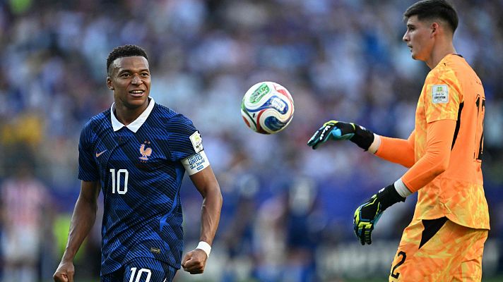 Fútbol - Doble parada de Orlando Gill en el partido Paraguay - Francia | Mundial 2026