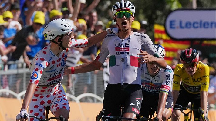 Isaac del Toro se lleva la segunda etapa del Tour de Francia en Barcelona y se la dedica a Pogacar