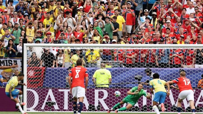 Penalti fallado de Bruno Guimarães en el minuto 14 del Brasil - Noruega (0-0) | Mundial 2026 | Ver vídeo