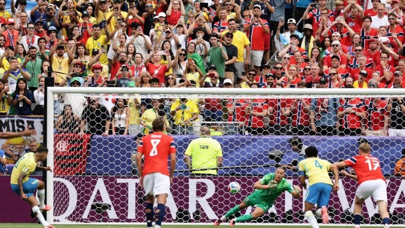 Penalti fallado de Bruno Guimarães en el minuto 14 del Brasil - Noruega (0-0) | Mundial 2026 | Ver vídeo
