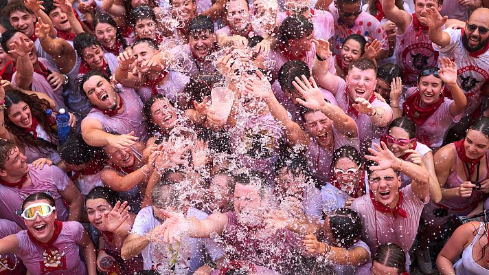 Telenavarra - Pamplona ya viste de blanco y rojo y se prepara para nueve días de fiesta